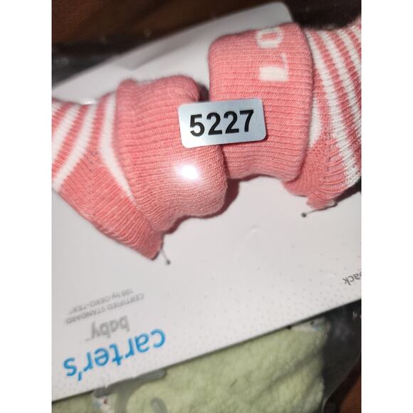 Carters Booties Socks Washcloth Bundle New Born 3 Months - Picture 4 of 4